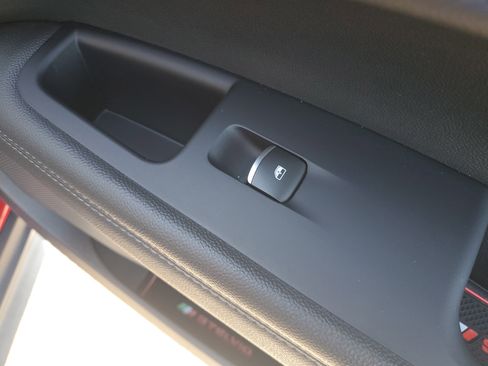 Used 2019 Alfa Romeo Stelvio AWD image 12