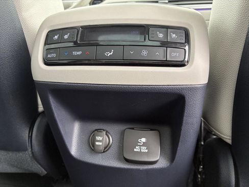 Used 2024 Hyundai Palisade Limited AWD/4WD image 11