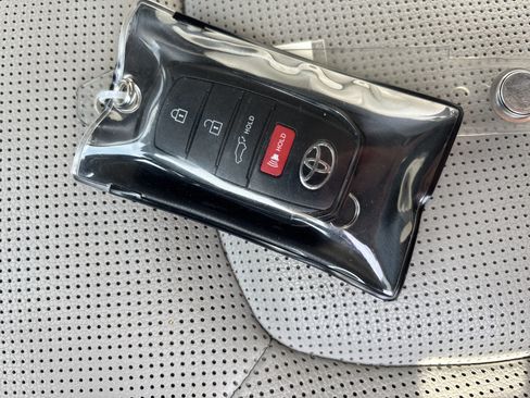 Used 2024 Toyota Grand Highlander AWD image 35