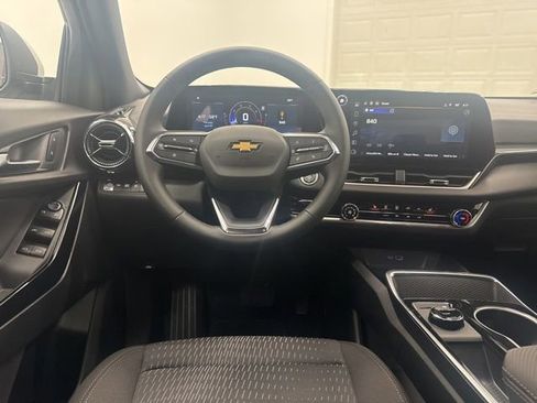 New 2026 Chevrolet Equinox LT AWD/4WD image 22