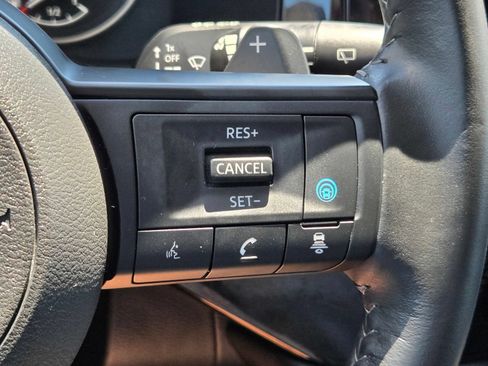Used 2024 Nissan Pathfinder SV FWD image 31