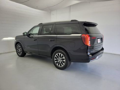 Used 2025 Ford Expedition Platinum AWD/4WD image 7