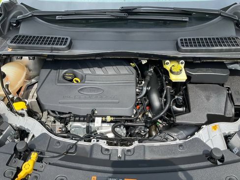Used 2017 Ford Escape SE w/ Equipment Group 201A AWD/4WD image 41