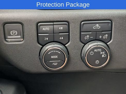 Used 2023 Chevrolet Silverado 1500 LT AWD/4WD image 17