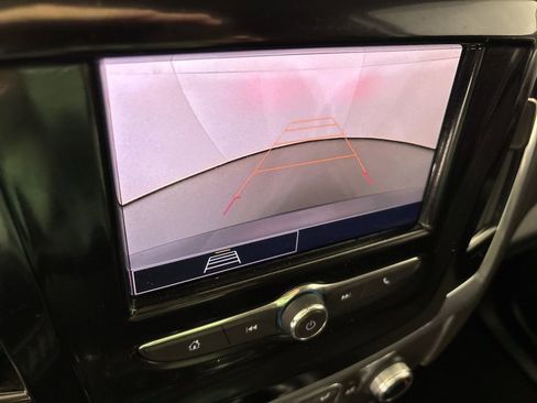 Used 2020 Chevrolet Traverse LT image 35