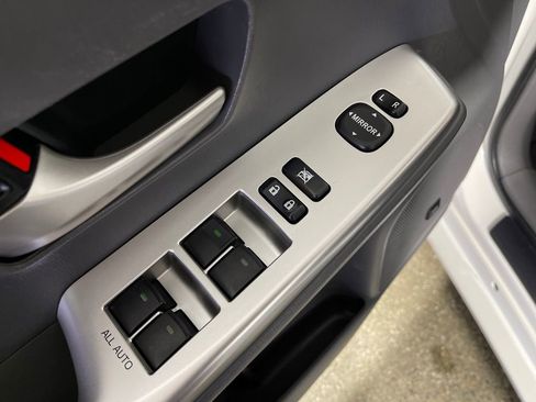 Used 2012 Toyota Prius V Five image 16