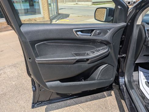 Used 2023 Ford Edge Titanium AWD/4WD image 10