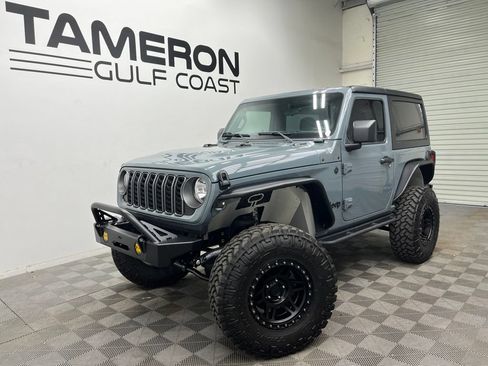 Used 2025 Jeep Wrangler Sport AWD/4WD image 2
