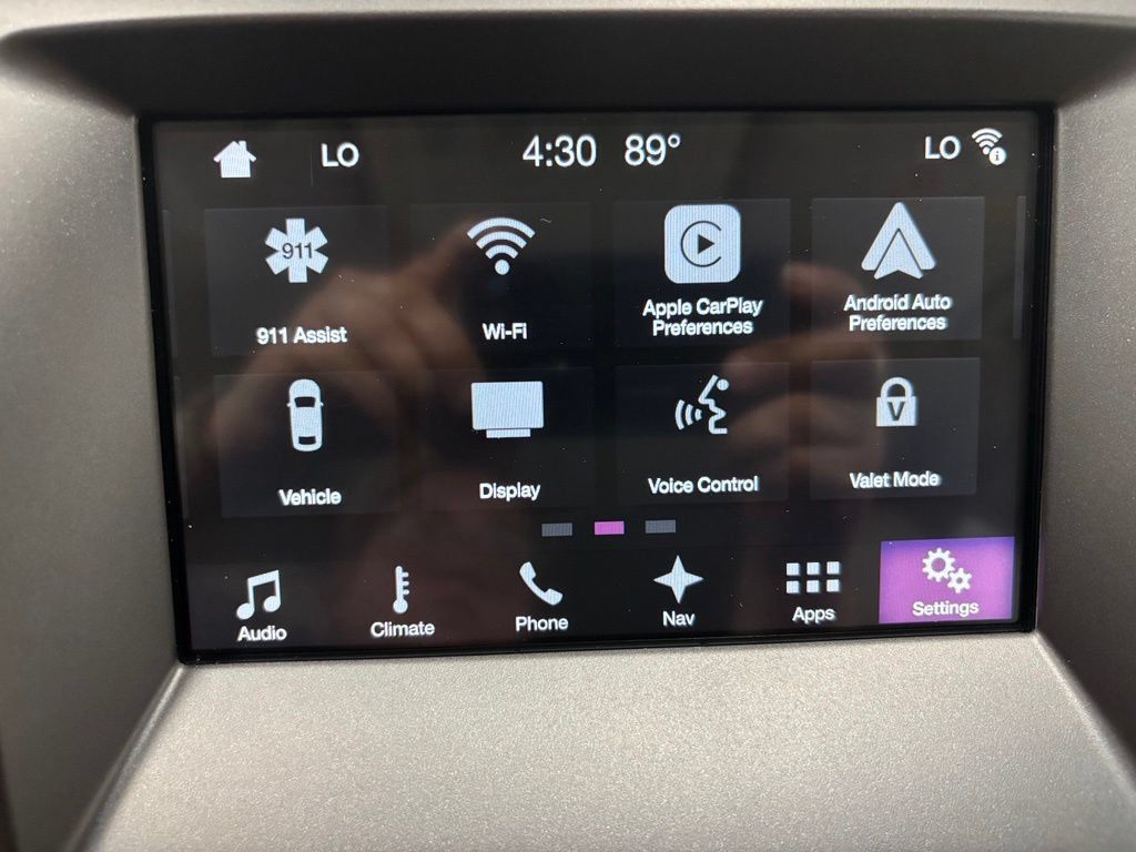 Used 2018 Ford Edge Titanium w/ Equipment Group 301A AWD/4WD image 32