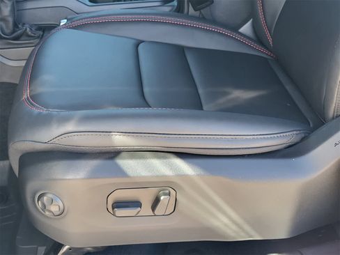 New 2025 Jeep Wrangler Unlimited Rubicon image 16