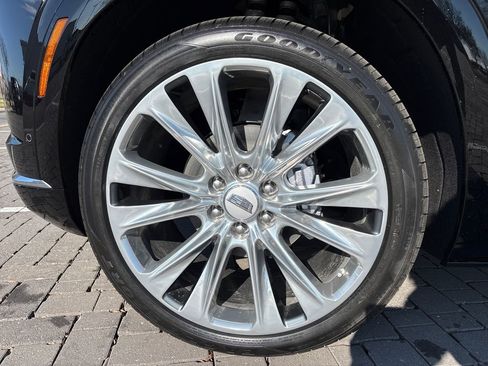 New 2026 Cadillac Vistiq Premium Luxury w/ LPO, Floor Liner Package image 57