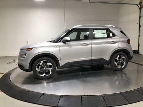 New 2026 Hyundai Venue SEL image 4