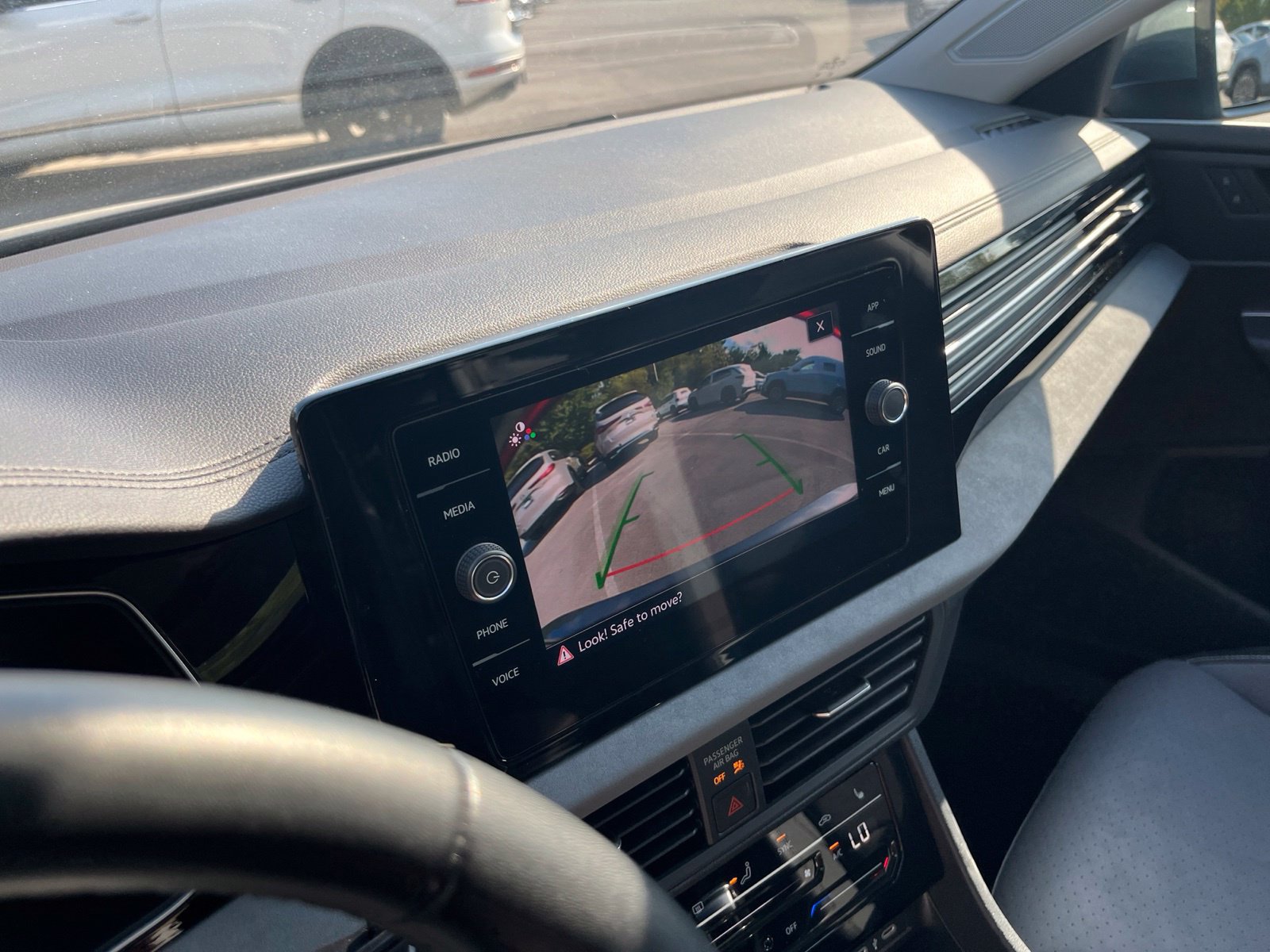 Certified 2025 Volkswagen Jetta SE FWD image 20