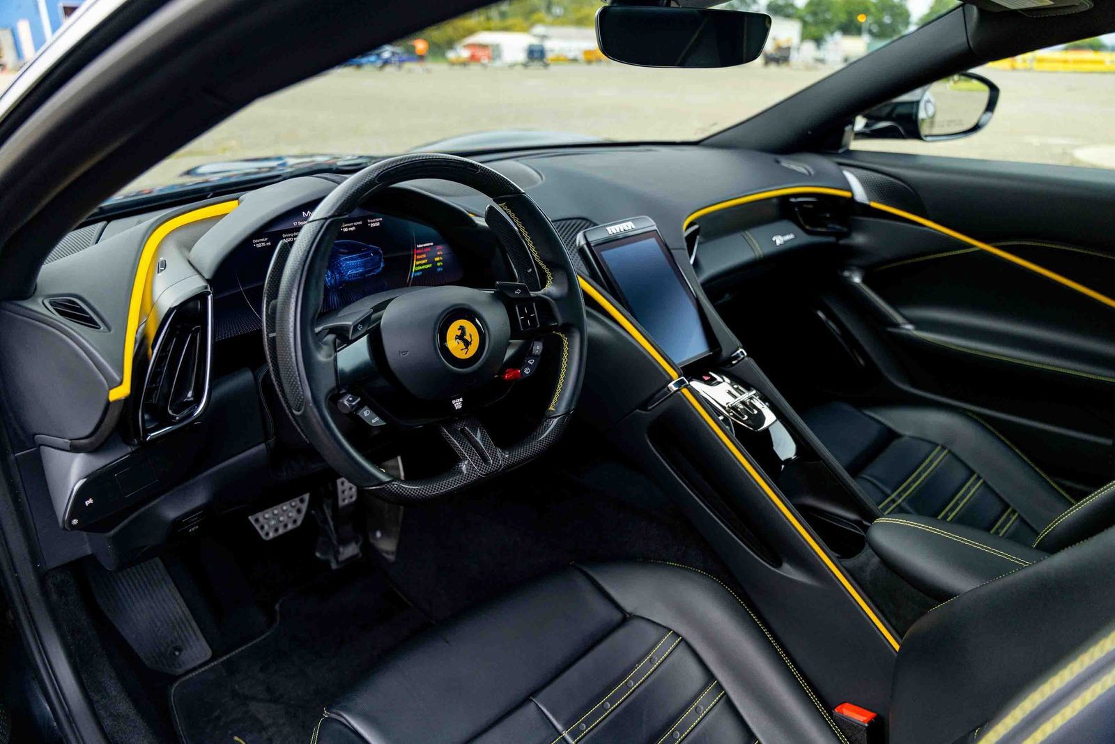Used 2022 Ferrari Roma RWD image 11