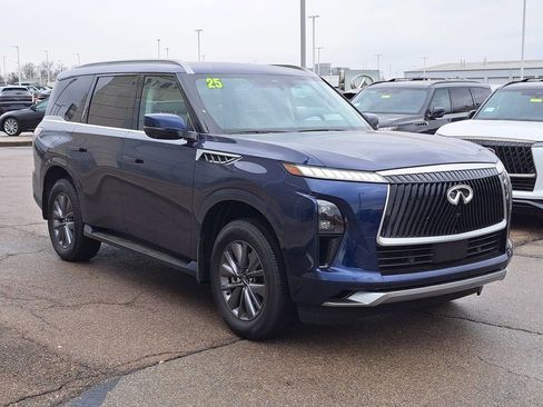 Certified 2025 INFINITI QX80 Pure w/ Cargo Package AWD/4WD image 6