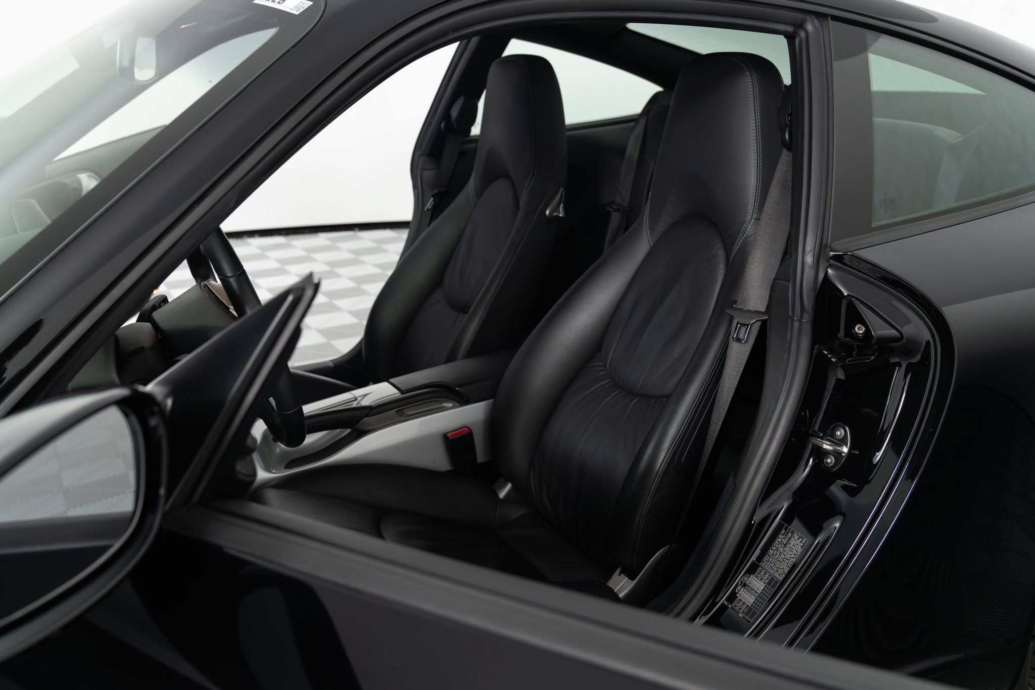 Used 2005 Porsche 911 Carrera S RWD image 4