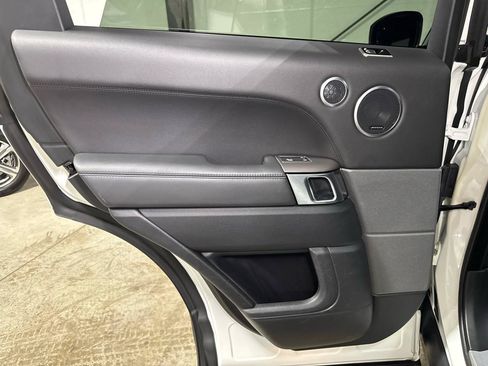 Used 2019 Land Rover Range Rover Sport HSE AWD/4WD image 32