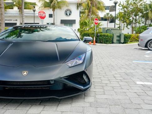 Used 2022 Lamborghini Huracan EVO image 8