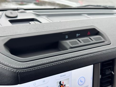 New 2025 Ford Bronco Outer Banks image 34