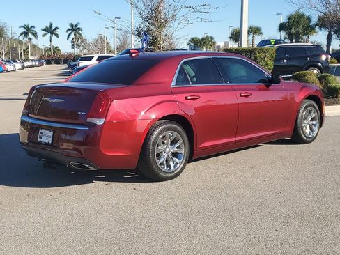Used 2022 Chrysler 300 Touring image 4