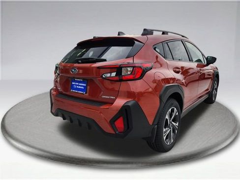 Used 2025 Subaru Crosstrek 2.0i Premium image 3