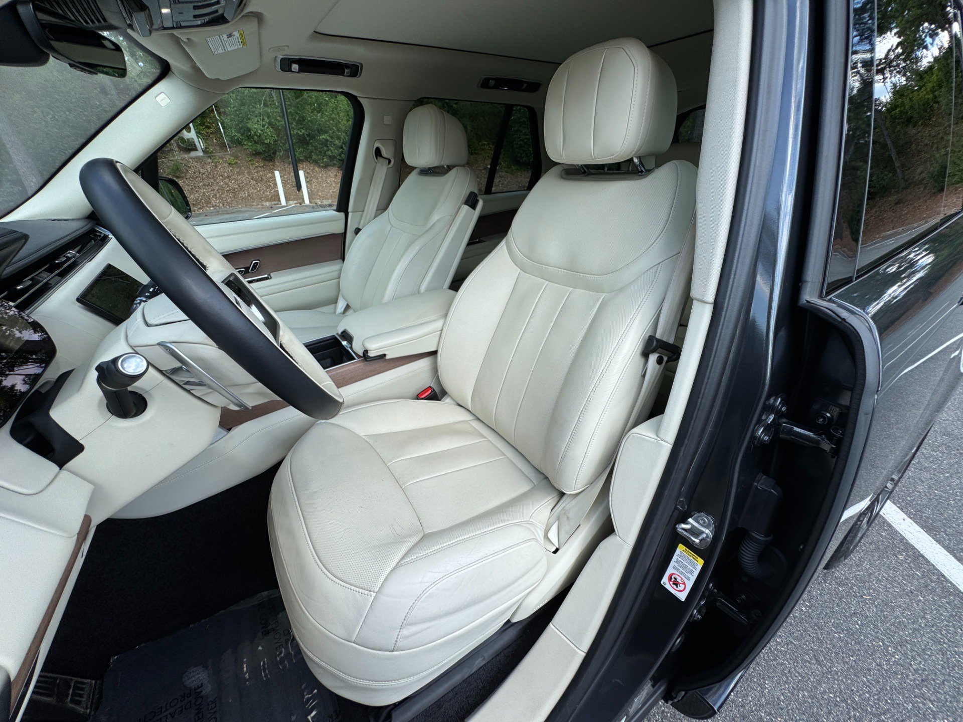 Used 2023 Land Rover Range Rover SE AWD/4WD image 29