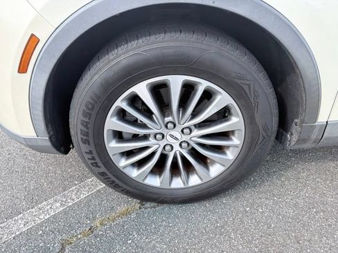 Used 2016 Lincoln MKX Select w/ Select Plus Package FWD image 9