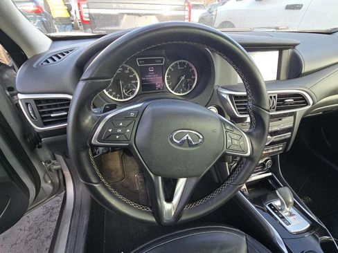 Used 2018 INFINITI QX30 Premium w/ Cargo Package image 8