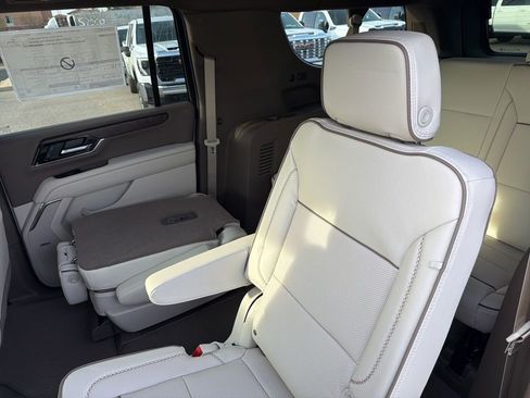 New 2026 GMC Yukon XL Denali w/ Sun & Power Step Package image 12