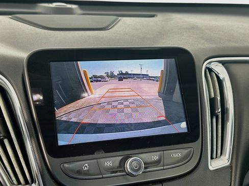 Used 2017 Chevrolet Malibu Premier w/ Premier Sun and Wheel Package FWD image 14