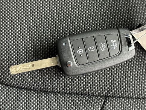 Used 2026 Hyundai Elantra SE FWD image 28