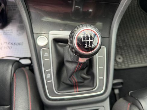 Used 2016 Volkswagen GTI SE FWD image 26