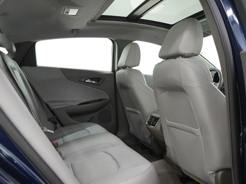 Used 2017 Chevrolet Malibu Hybrid w/ Leather Package image 12