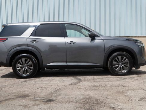 Used 2022 Nissan Pathfinder S AWD/4WD image 10