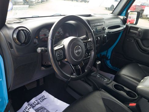 Used 2017 Jeep Wrangler Unlimited Sahara image 12