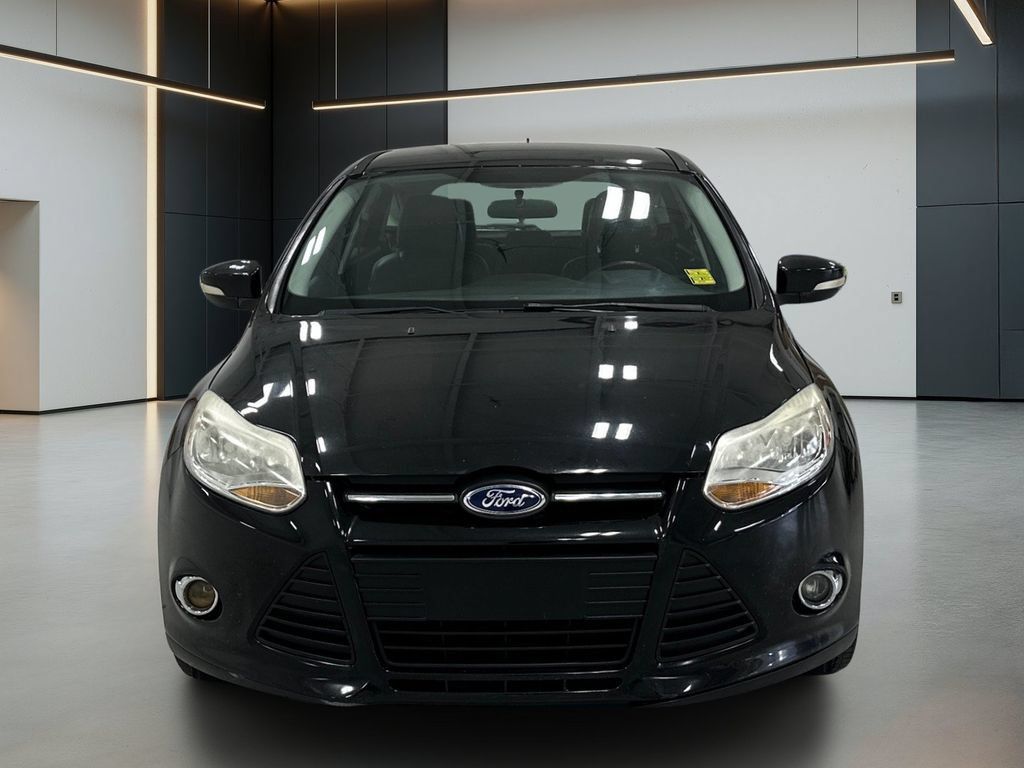 Used 2014 Ford Focus SE w/ Equipment Group 201A FWD image 9