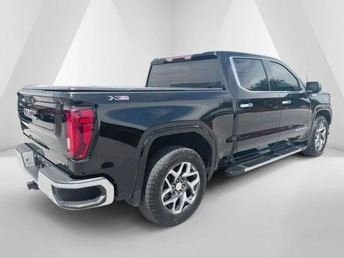 Used 2022 GMC Sierra 1500 SLT w/ X31 Off-Road Package AWD/4WD image 7