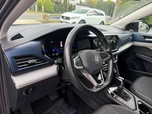 Used 2024 Volkswagen Taos SE image 12
