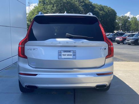 Used 2018 Volvo XC90 T6 Momentum w/ Momentum Plus Package AWD/4WD image 5