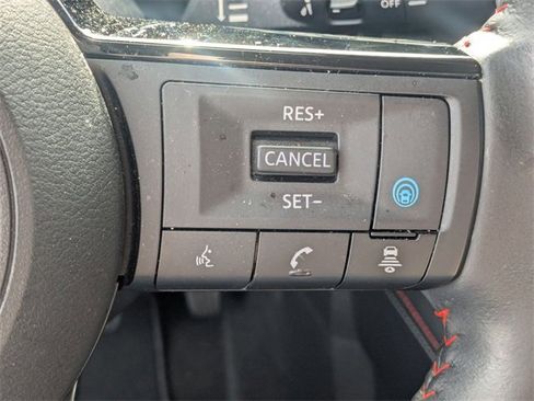 Used 2025 Nissan Kicks SR image 18