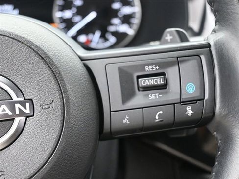 Used 2025 Nissan Pathfinder SV image 22