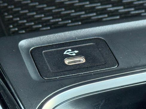 Used 2026 Mercedes-Benz GLB 250 image 37