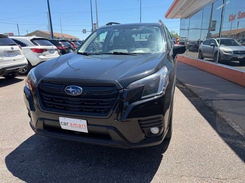 Used 2022 Subaru Forester Premium AWD/4WD image 2