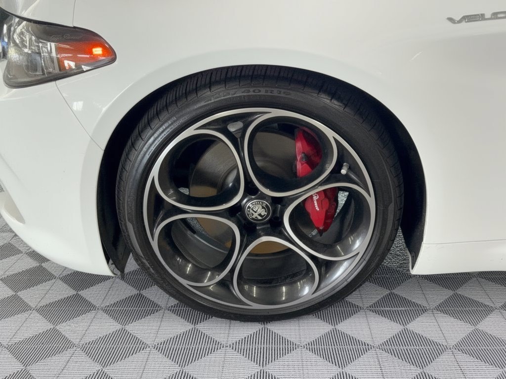 Used 2024 Alfa Romeo Giulia Veloce RWD image 13