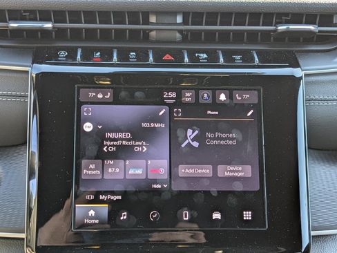 Used 2025 Jeep Grand Cherokee Altitude image 21