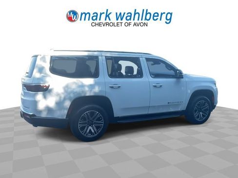 Used 2025 Jeep Wagoneer Series II AWD/4WD image 8