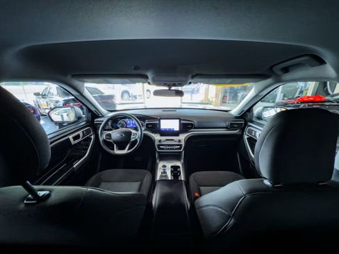 Used 2023 Ford Explorer XLT image 37