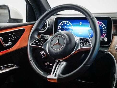 Used 2025 Mercedes-Benz GLC 350e GLC 350e image 14