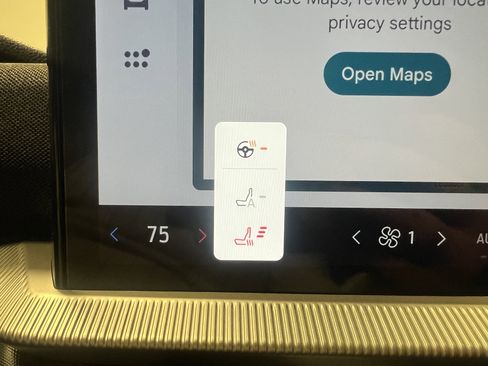 Used 2025 Ford Explorer ST-Line w/ Premium Package image 24