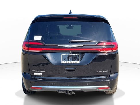 New 2026 Chrysler Pacifica Limited w/ Trailer Tow Group image 4